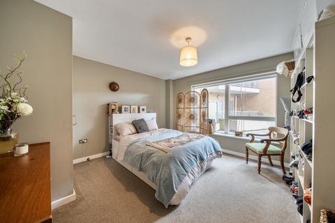 1 bedroom apartment for sale, Glengall Road, London