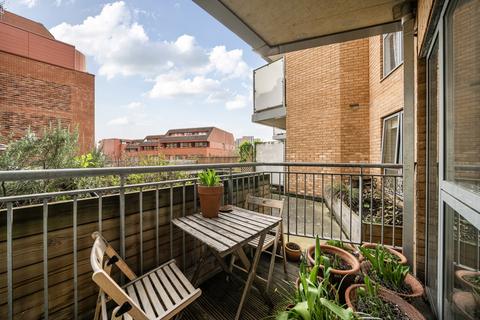 1 bedroom apartment for sale, Glengall Road, London