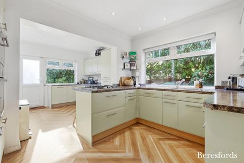 3 bedroom detached house for sale, Hanging Hill Lane, Hutton, CM13