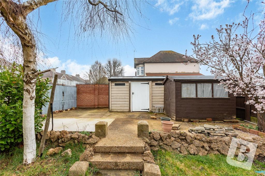 Rear Garage