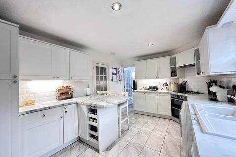 4 bedroom detached house for sale, Paget Drive, Billericay CM12
