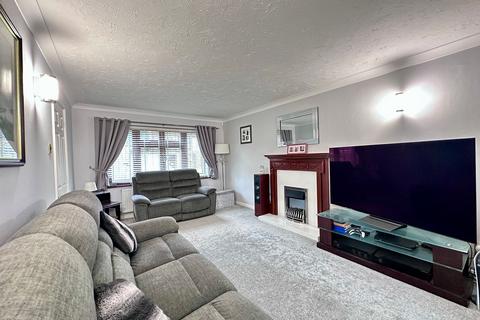 4 bedroom detached house for sale, Paget Drive, Billericay CM12