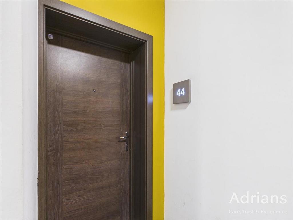 Personal door