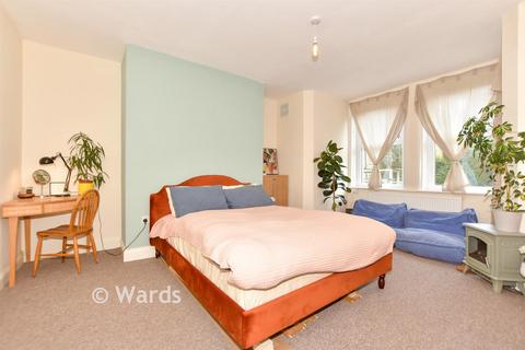 2 bedroom apartment for sale, Cheriton Road, Folkestone CT20