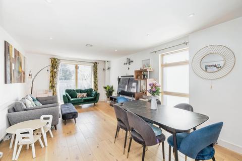 2 bedroom flat for sale, Riverwell Close, Watford