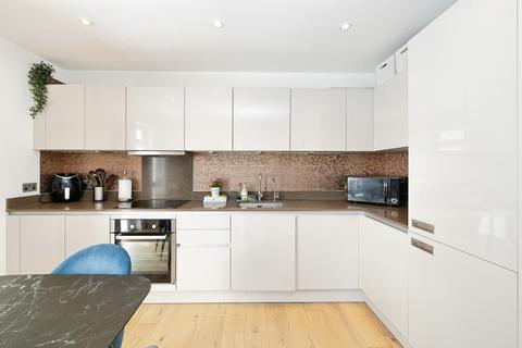 2 bedroom flat for sale, Riverwell Close, Watford