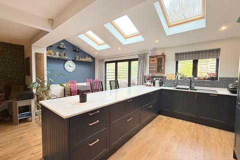 4 bedroom detached house for sale, Barnabas Close, Axbridge