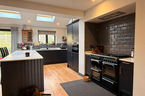 4 bedroom detached house for sale, Barnabas Close, Axbridge
