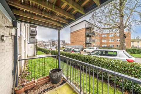 2 bedroom flat for sale, Limerick Close, London SW12