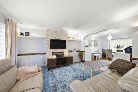 4 bedroom semi-detached house for sale, Frogmore Avenue, Hayes UB4