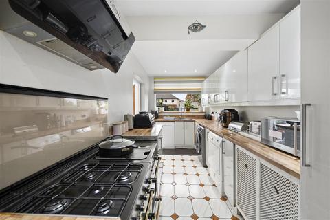 4 bedroom semi-detached house for sale, Frogmore Avenue, Hayes UB4