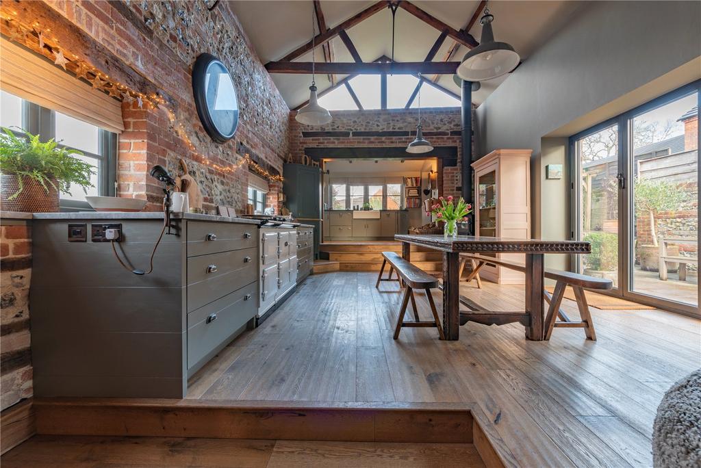 Kitchen/Dining