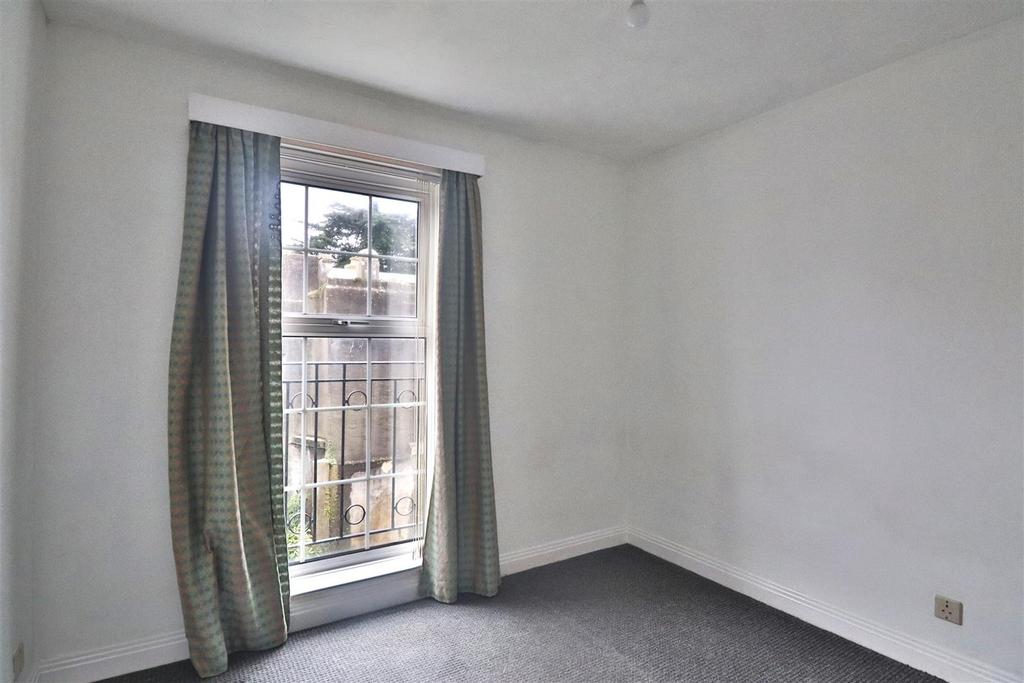 Woodview - Bedroom 2 1.JPG