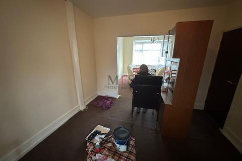 3 bedroom house to rent, Greenland Crescent, Southall, UB2