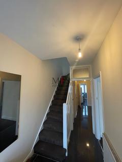 3 bedroom house to rent, Greenland Crescent, Southall, UB2