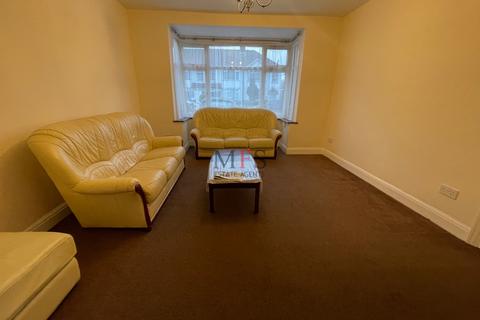 undefined, Greenland Crescent, Southall, UB2
