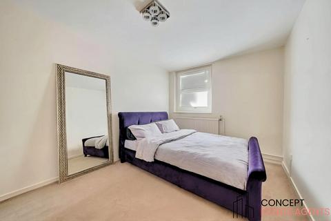2 bedroom apartment to rent, High Ashton, Kingston, Surrey, KT2