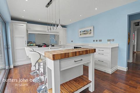 4 bedroom character property for sale, Cedar Avenue, Alsager