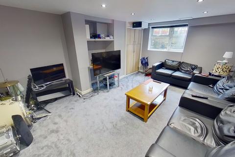 4 bedroom terraced house to rent, Stanmore Street, Burley, Leeds, West Yorkshire