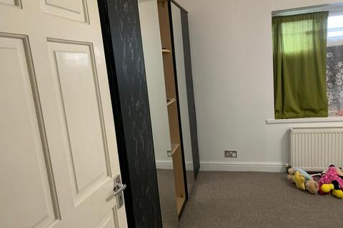 undefined, Dagenham, RM9