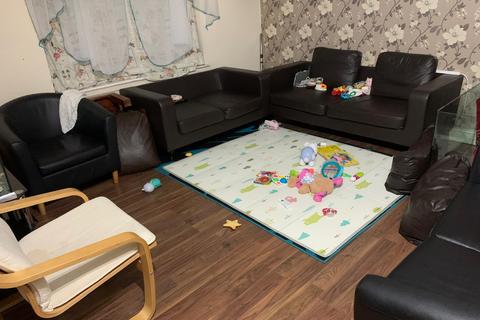 undefined, Dagenham, RM9