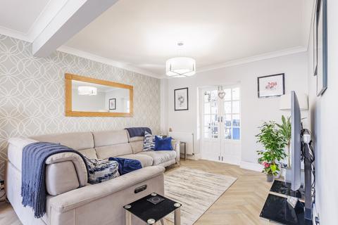4 bedroom end of terrace house for sale, Canfield Road, Woodford Green, IG8