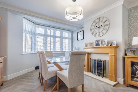 4 bedroom end of terrace house for sale, Canfield Road, Woodford Green, IG8