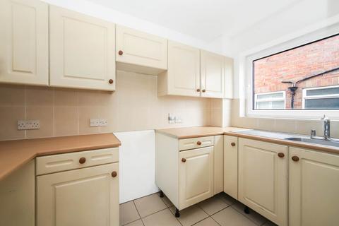 2 bedroom maisonette for sale, Western Road, Tring