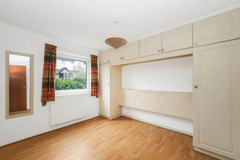 2 bedroom maisonette for sale, Western Road, Tring