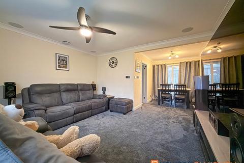 4 bedroom detached house for sale, Norman Avenue, Newark NG24