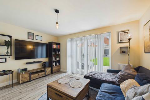 3 bedroom semi-detached house for sale, Hilton Crescent, Hockley, SS5