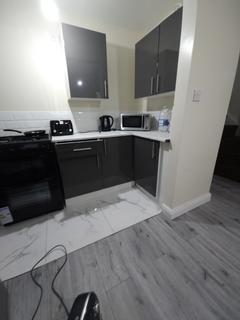 3 bedroom flat to rent - Manchester Road, Salford M29