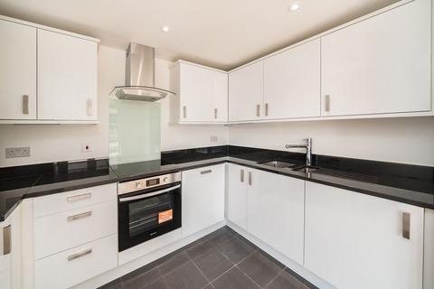 2 bedroom flat to rent, Clarence Avenue, London SW4
