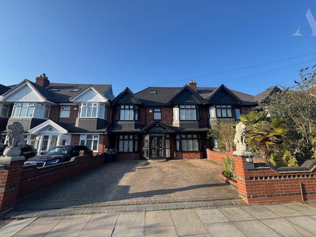 24 Eastbourne Ave Frontage.jpeg