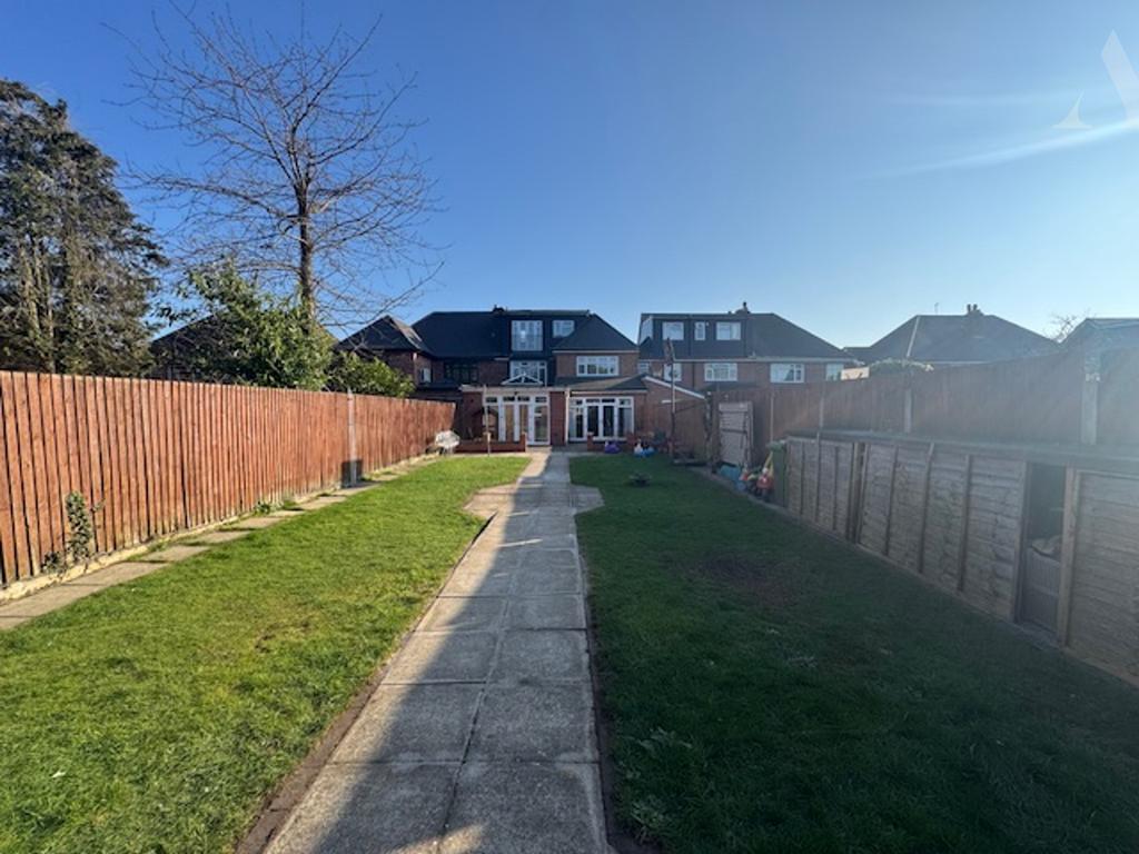 24 Eastbourne Ave Rear Garden.jpeg