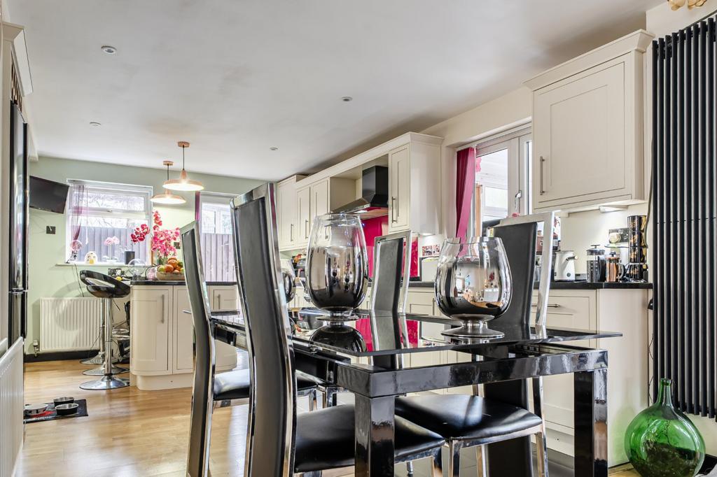Dining/Kitchen