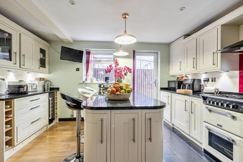 4 bedroom detached house for sale, Portland Close, Near Burnham, Berkshire, SL2