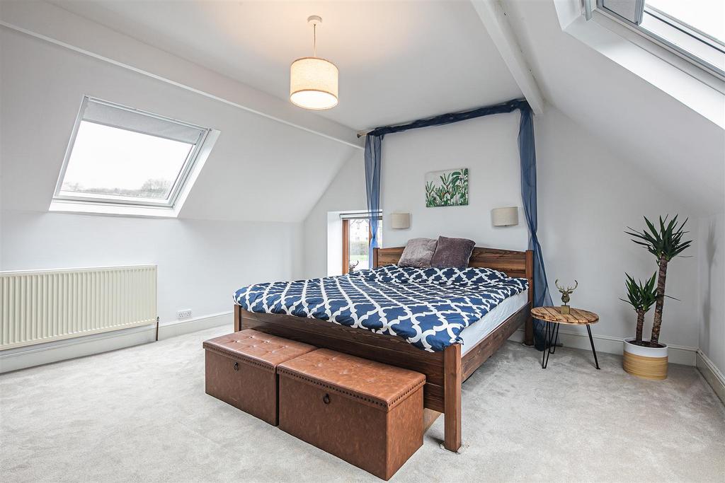 Principal bedroom