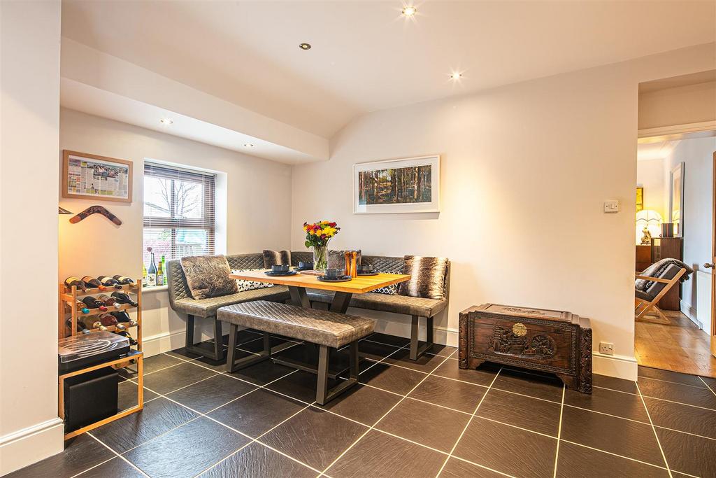 Dining kitchen