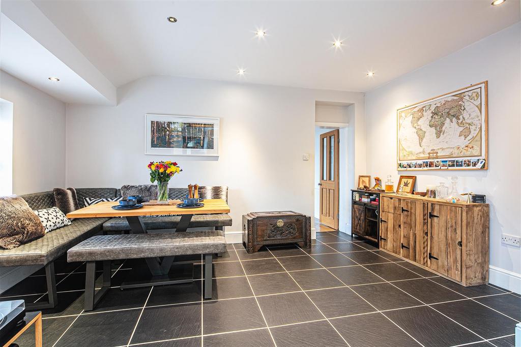 Dining kitchen