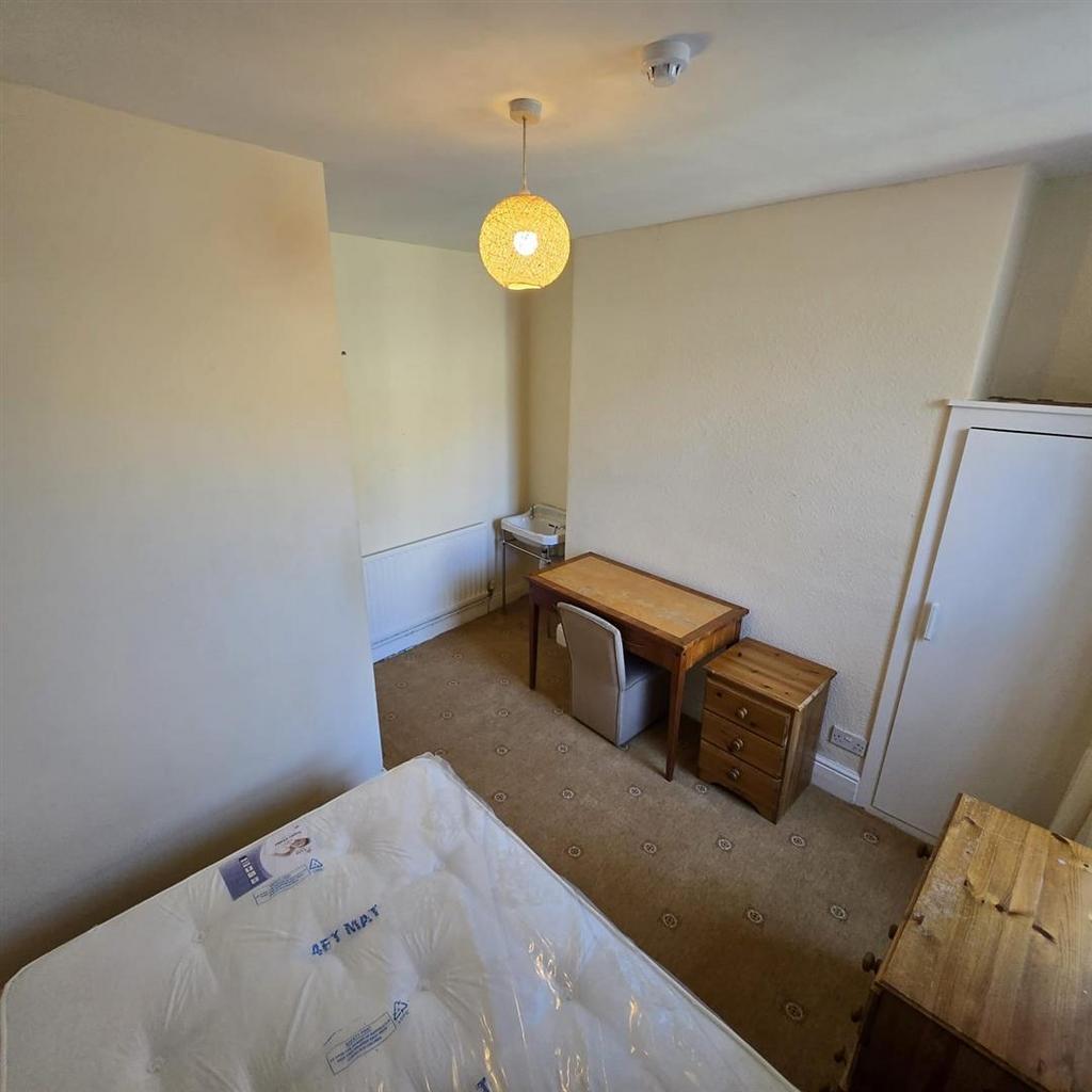 Bedroom 3.jpg
