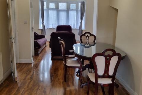 3 bedroom terraced house to rent, Westcliff-on-Sea, SS0
