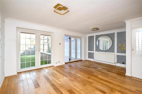 3 bedroom terraced house for sale, Delavall Walk, Eastbourne