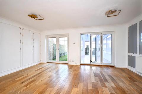 3 bedroom terraced house for sale, Delavall Walk, Eastbourne