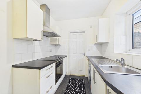 2 bedroom terraced house to rent, Weston Road, Runcorn, WA7