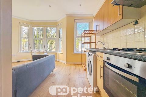 1 bedroom flat to rent, Connaught Road, Roath, CF24