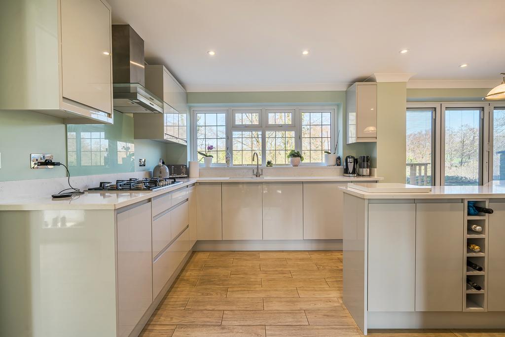 Kitchen / Breakfast Room