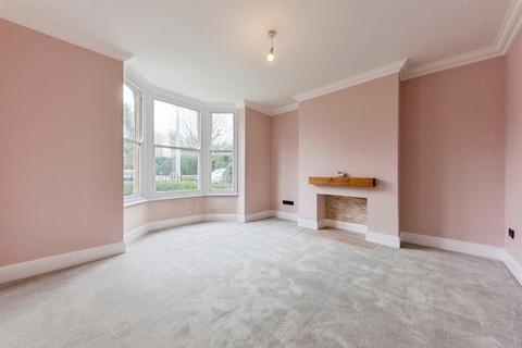4 bedroom terraced house for sale, Harrowby Road, Grantham