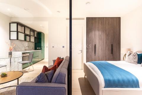 undefined, Hobart Building, The Wardian, Canary Wharf, E14