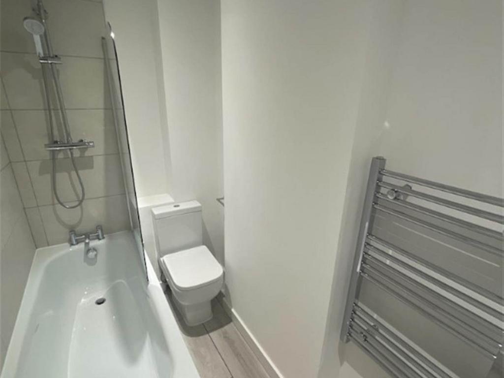135320339 Bathroom 6